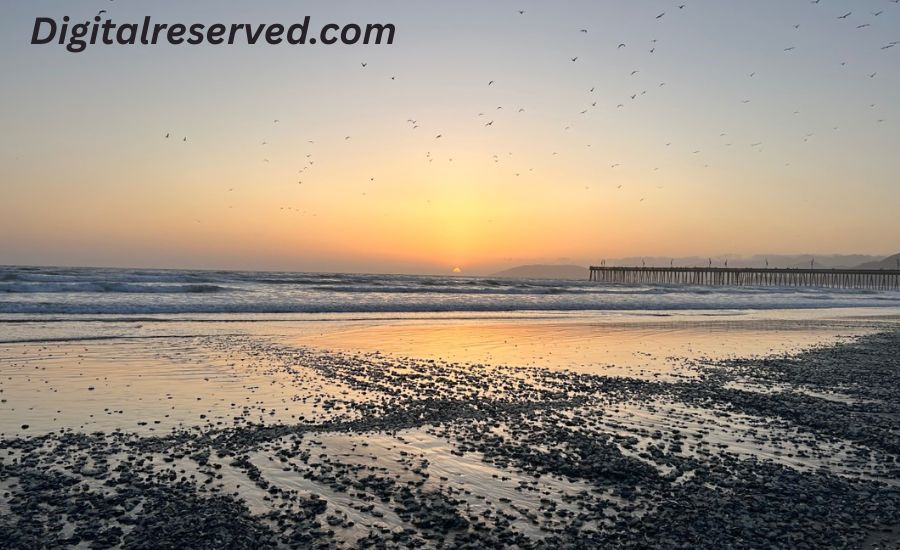 30 Metaphors for The Beach 2 3.Sky’s Reflective Canvas